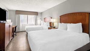 Desk, iron/ironing board, WiFi, bed sheets