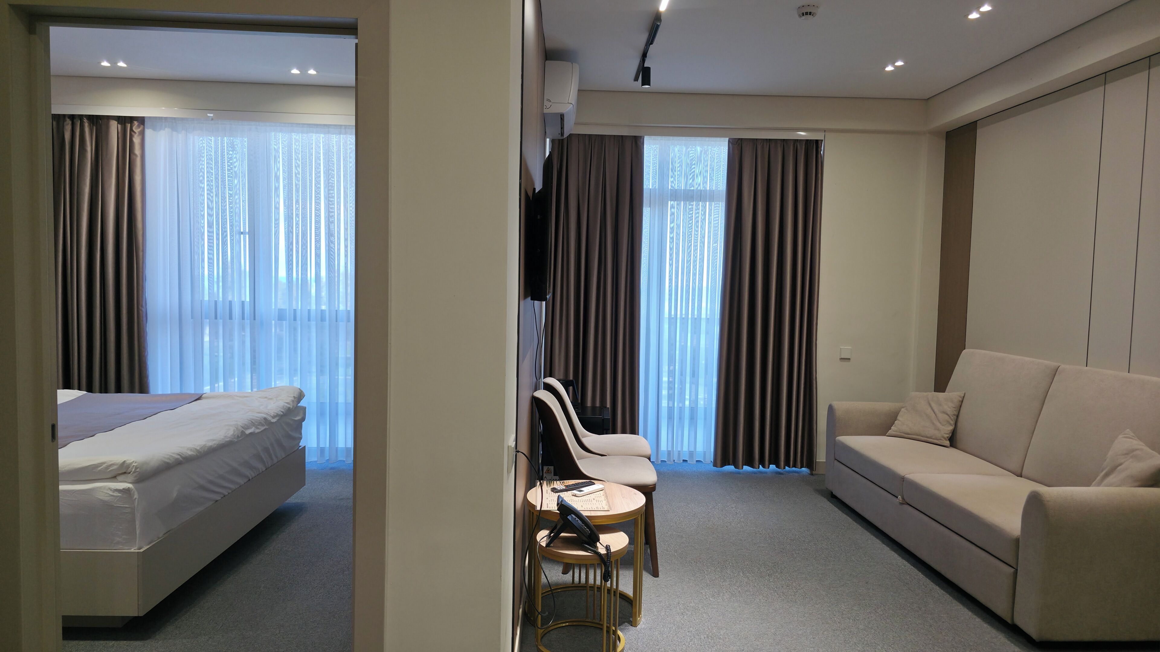 In-room safe, WiFi (free)