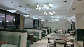 Dining - Tynchtyk  (Kurskoe)