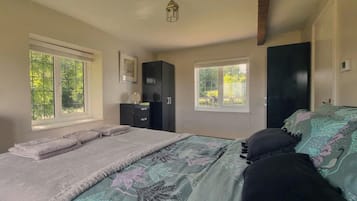 2 Schlafzimmer, Bügeleisen/Bügelbrett, kostenloses WLAN, Bettwäsche