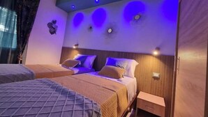 2 bedrooms, in-room safe, desk, iron/ironing board - Your oasis just a stone's throw from the sea! (Ladispoli)