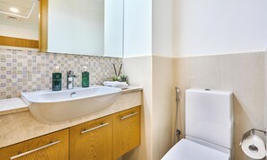 Apartemen Superior, pemandangan kota | Kamar mandi