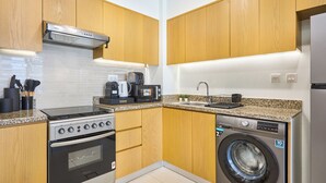 Superior Apartment, City View | Private kitchen - bnbme - BellevueTower 2 - 1BR (Dubai)
