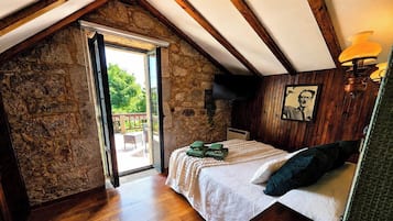 Casa Standard, balcone, vista mare parziale