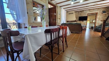Casa Standard, balcone, vista mare parziale | Pasti