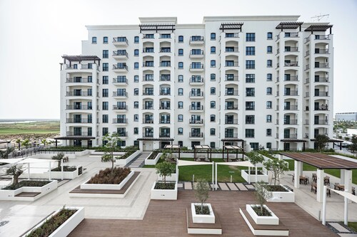 Bloomfields 1BR in Fairways 3- YGC