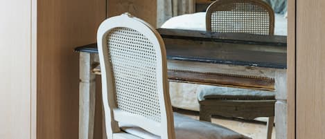 デスク、WiFi (無料)