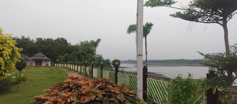 Revasa Retreat