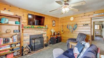 House (2 Bedrooms) | Front of property