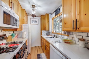 House (2 Bedrooms) | Interior - Private Hot Tub & Patio! Woodsy Escape in Big Bear (Big Bear City)