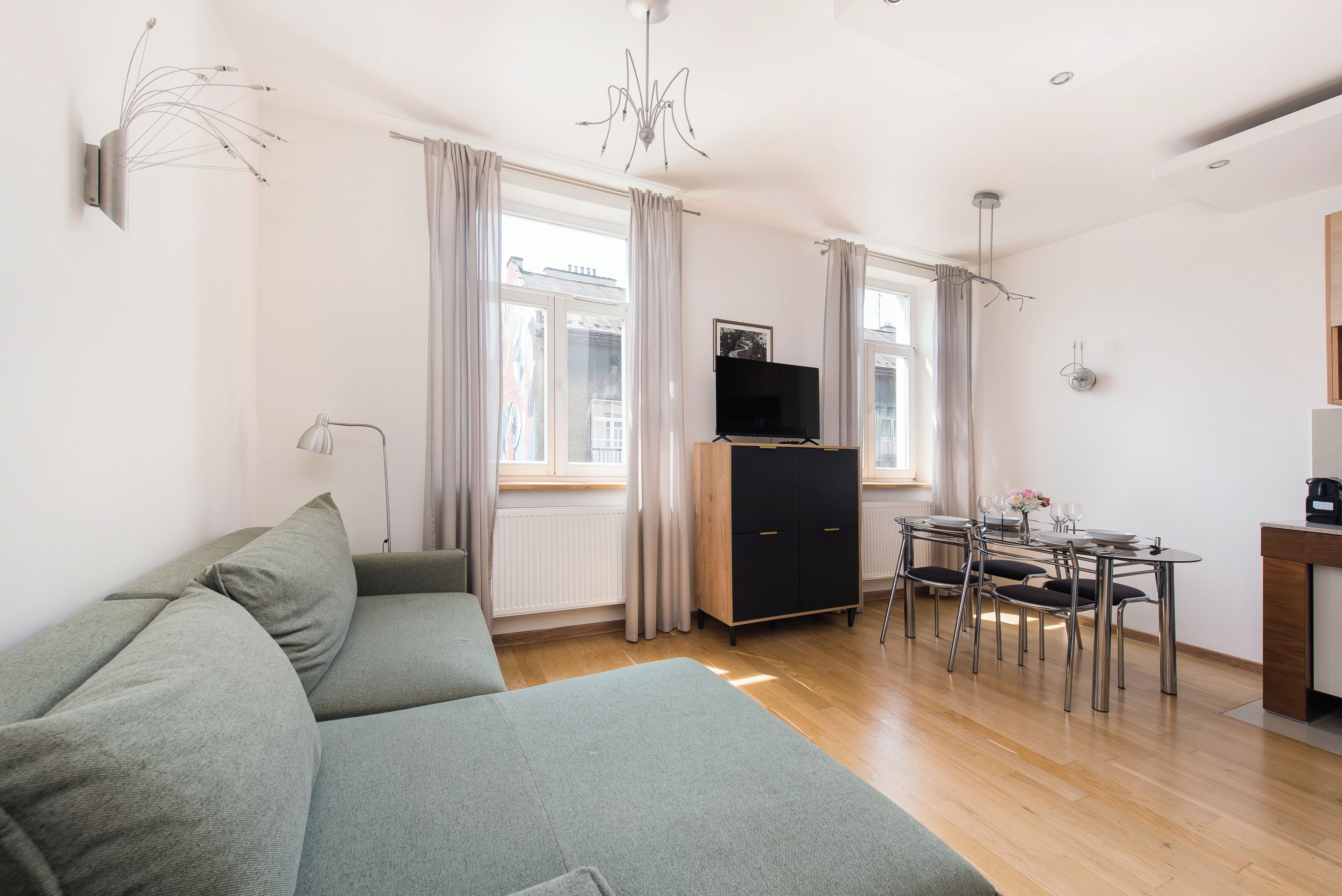 Apartment (21) | Living area | 30-inch flat-screen TV with digital channels