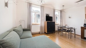 Apartamento (21) | Área de estar | TV de tela plana 30 polegadas com canais digitais