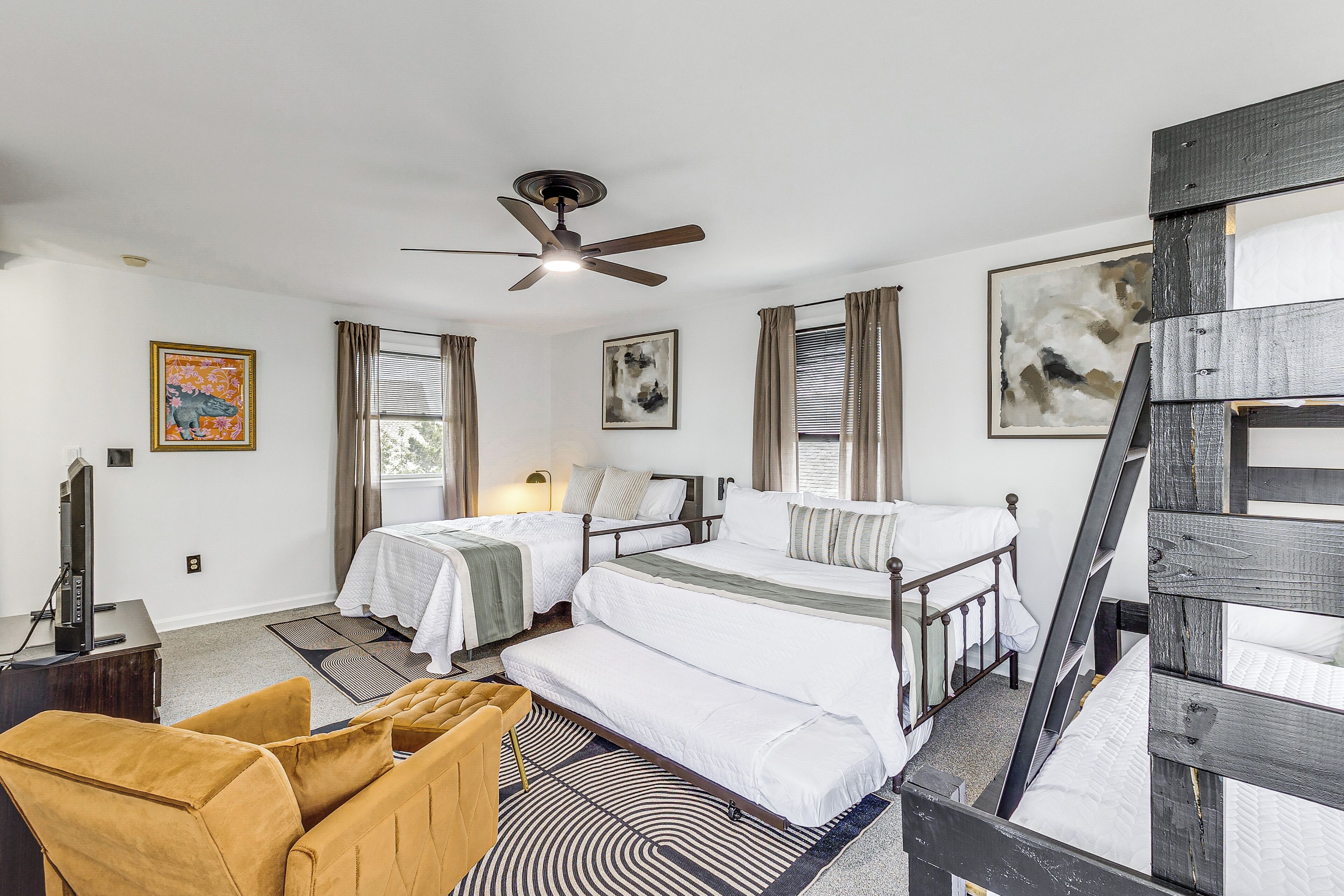 House (2 Bedrooms) | Interior