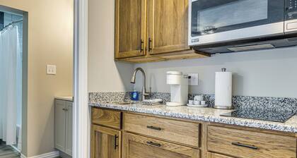 Golf, Fish & Explore: Updated Unit in Oakland City