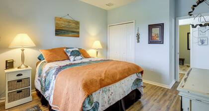 Angler's Paradise w/ Pool in Horseshoe Beach!