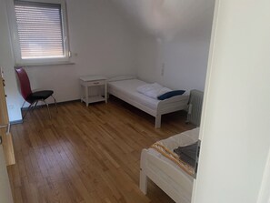 Room - Vrbo Property (Überherrn)