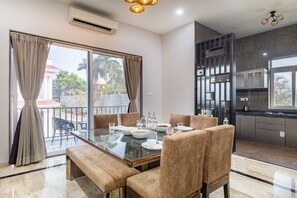 Dining - Coastal Cliff (Khandala)