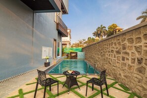 Kolam renang terbuka 