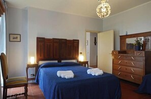 Iron/ironing board, WiFi, bed sheets - La Foresteria — A retreat in the heart of Umbrian nature (Città della Pieve)