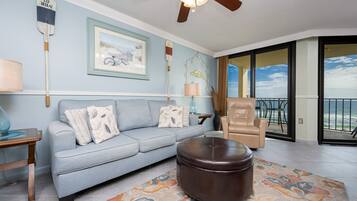 Condo, 1 Bedroom | Living area