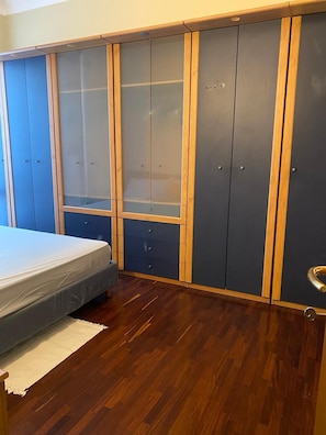 2 chambres, fer et planche à repasser, accès Internet, draps fournis