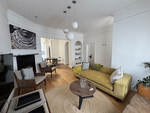 House - 28 Ave Le Sueur in Cape Town (Cape Town)