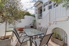 House - 28 Ave Le Sueur in Cape Town (Cape Town)
