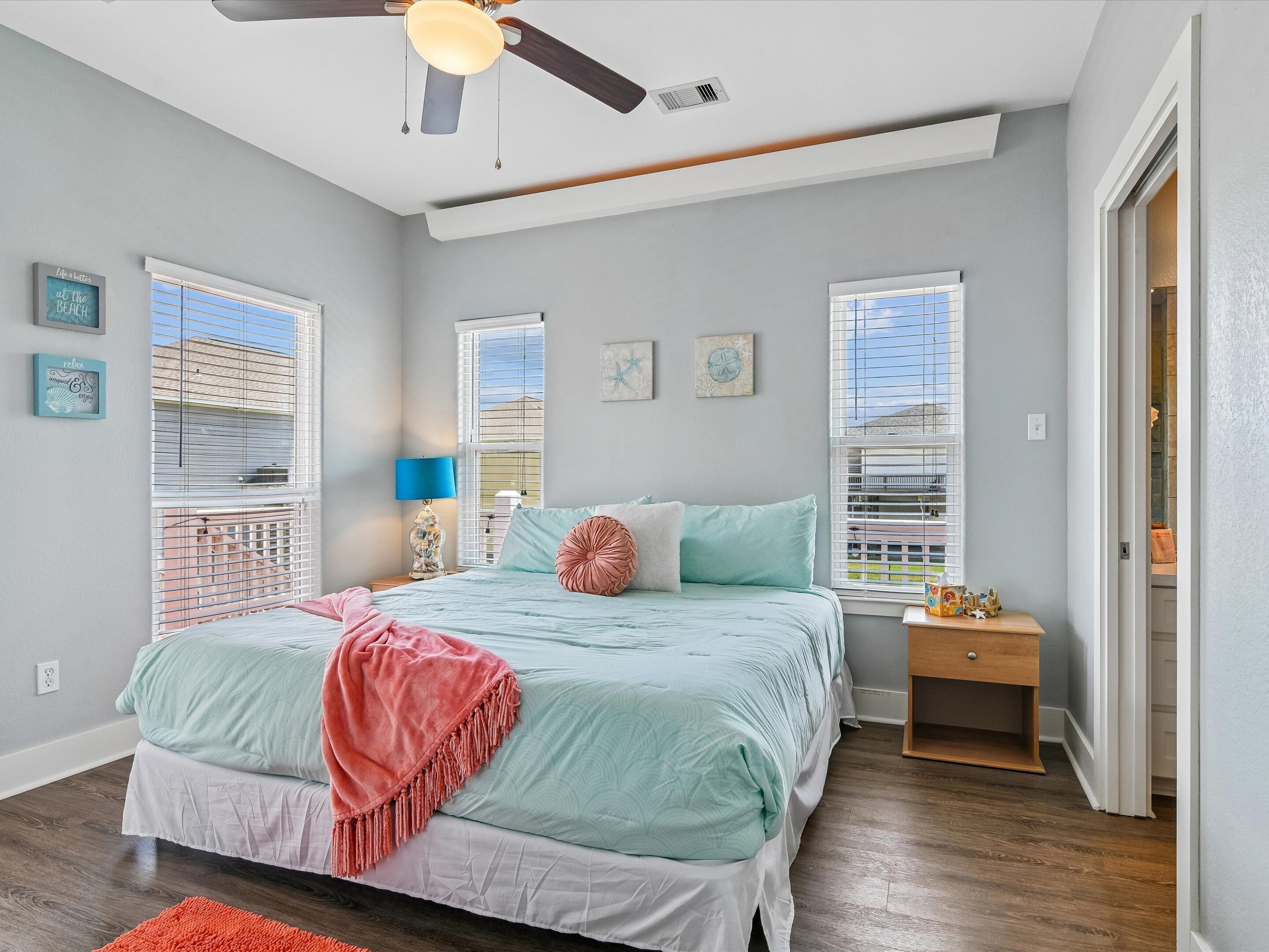 3 bedrooms, iron/ironing board, Internet, bed sheets