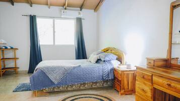 WiFi, bed sheets