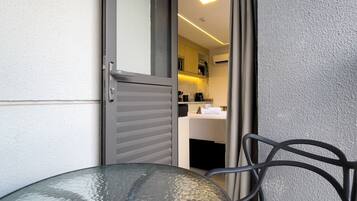 Studio | Dining