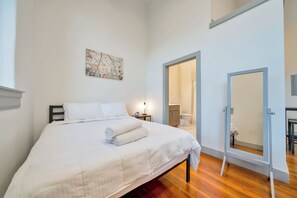 Room - Private Studio - Parking Nearby - Walk DT - 3F (Louisville)
