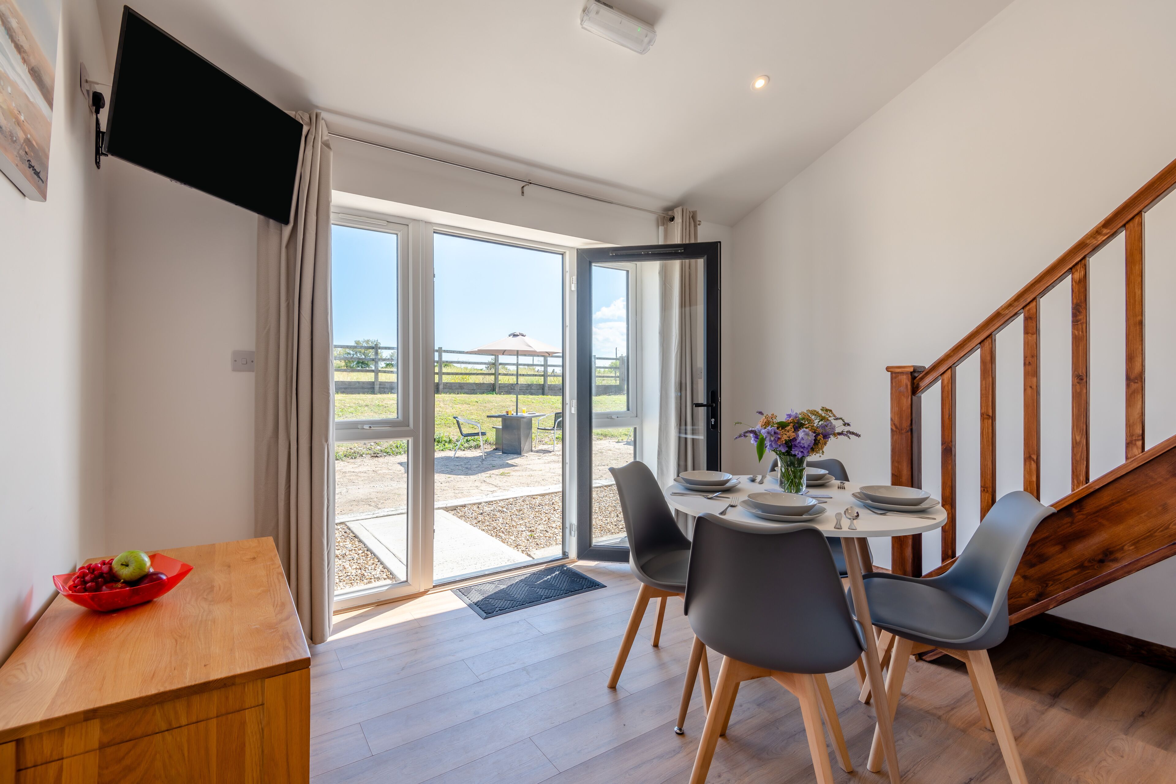 Cottage | Dining