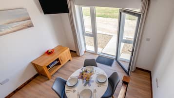 Cottage | Dining