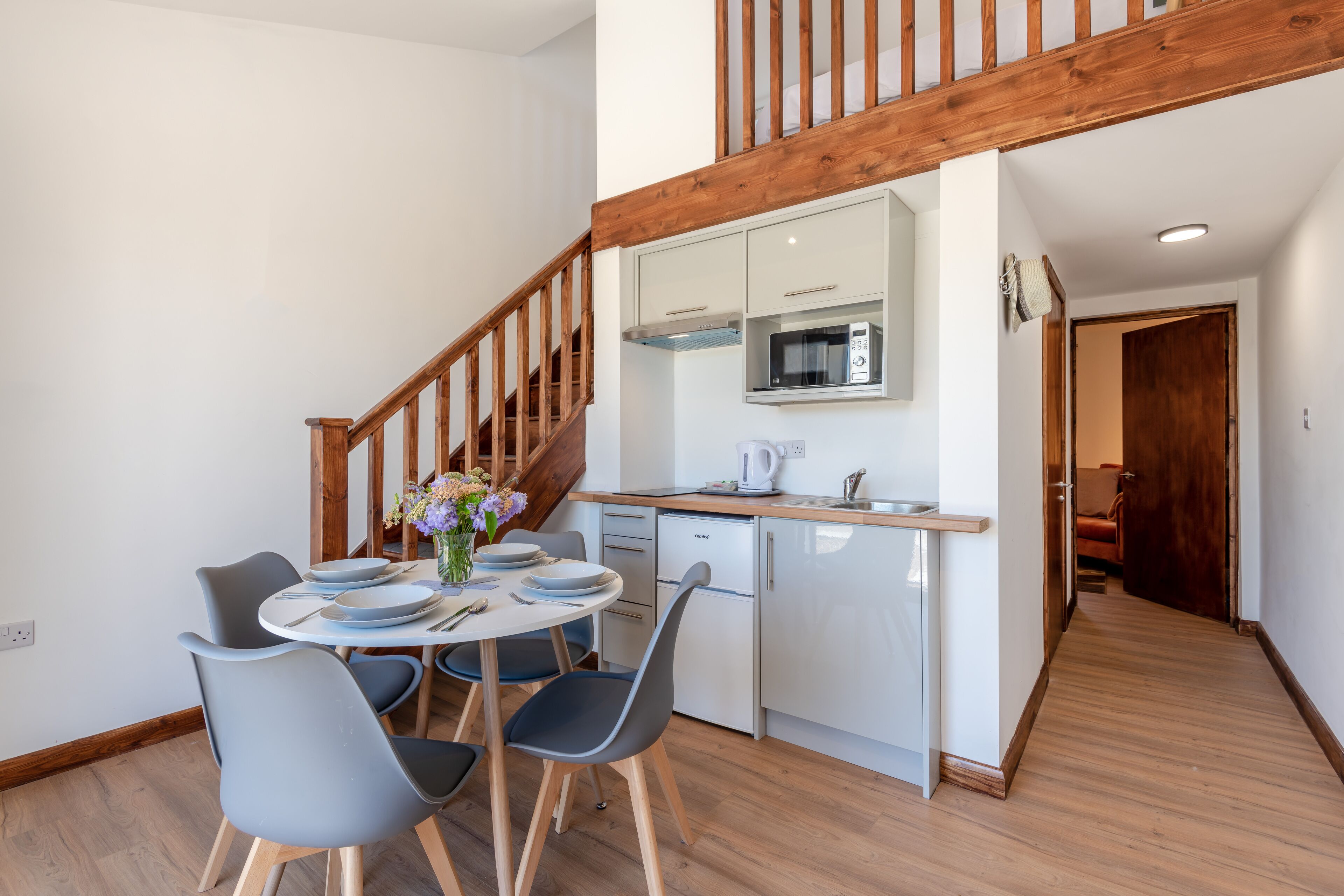Cottage | Dining