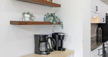 Crosswinds Basecamp: Modern Townhome Near Blue