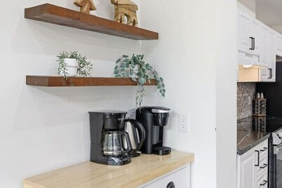 Crosswinds Basecamp: Modern Townhome Near Blue