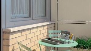 Unclassified image, 4 of 25, button - Bright Studio with A/C and Balcony (Civitanova Marche)