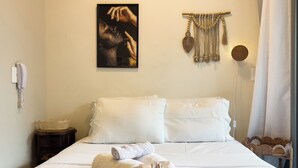Blackout curtains, iron/ironing board, free WiFi, bed sheets - Botaní (São Paulo)