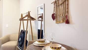 Studio | Dining