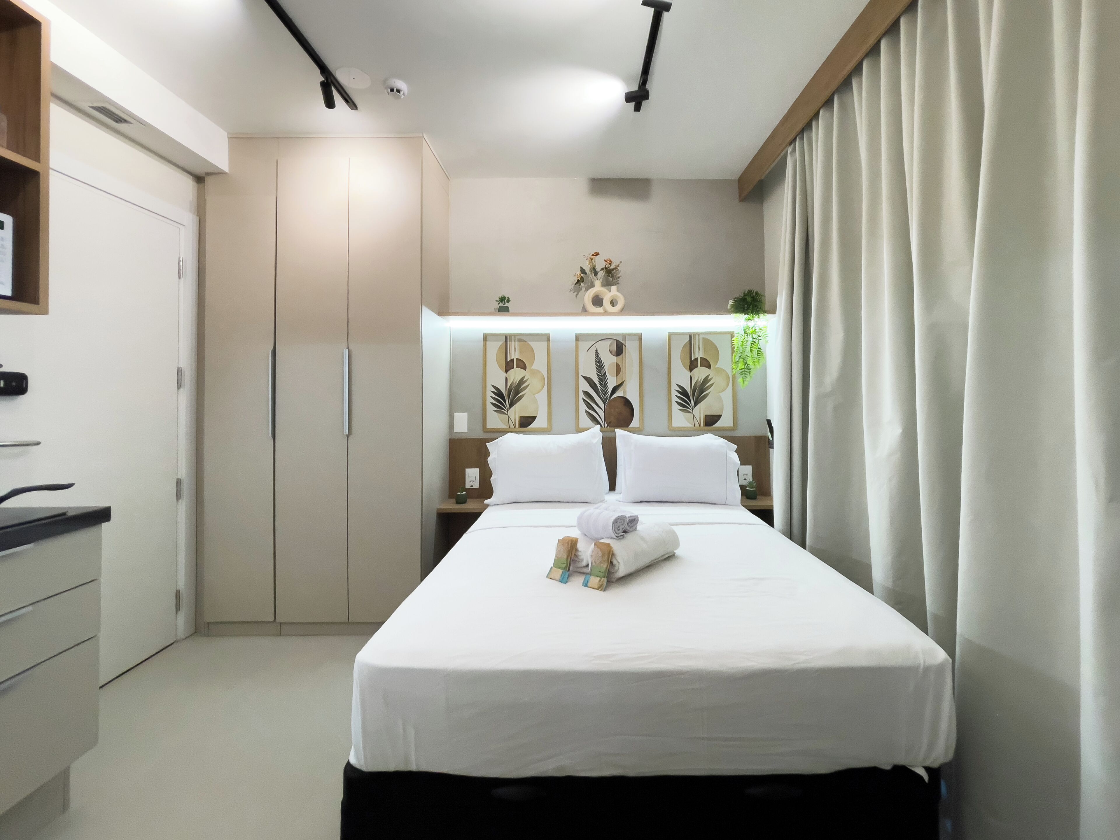 Studio | Blackout drapes, iron/ironing board, WiFi (free), bed sheets