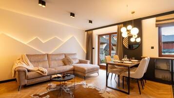 Appartement, balkon, uitzicht op bergen | Woonruimte