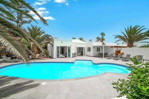 Pool - Villa Botanica - Four Bedroom Villa, Sleeps 8 (Playa Blanca)
