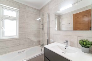 Bathroom - Villa Botanica - Four Bedroom Villa, Sleeps 8 (Playa Blanca)