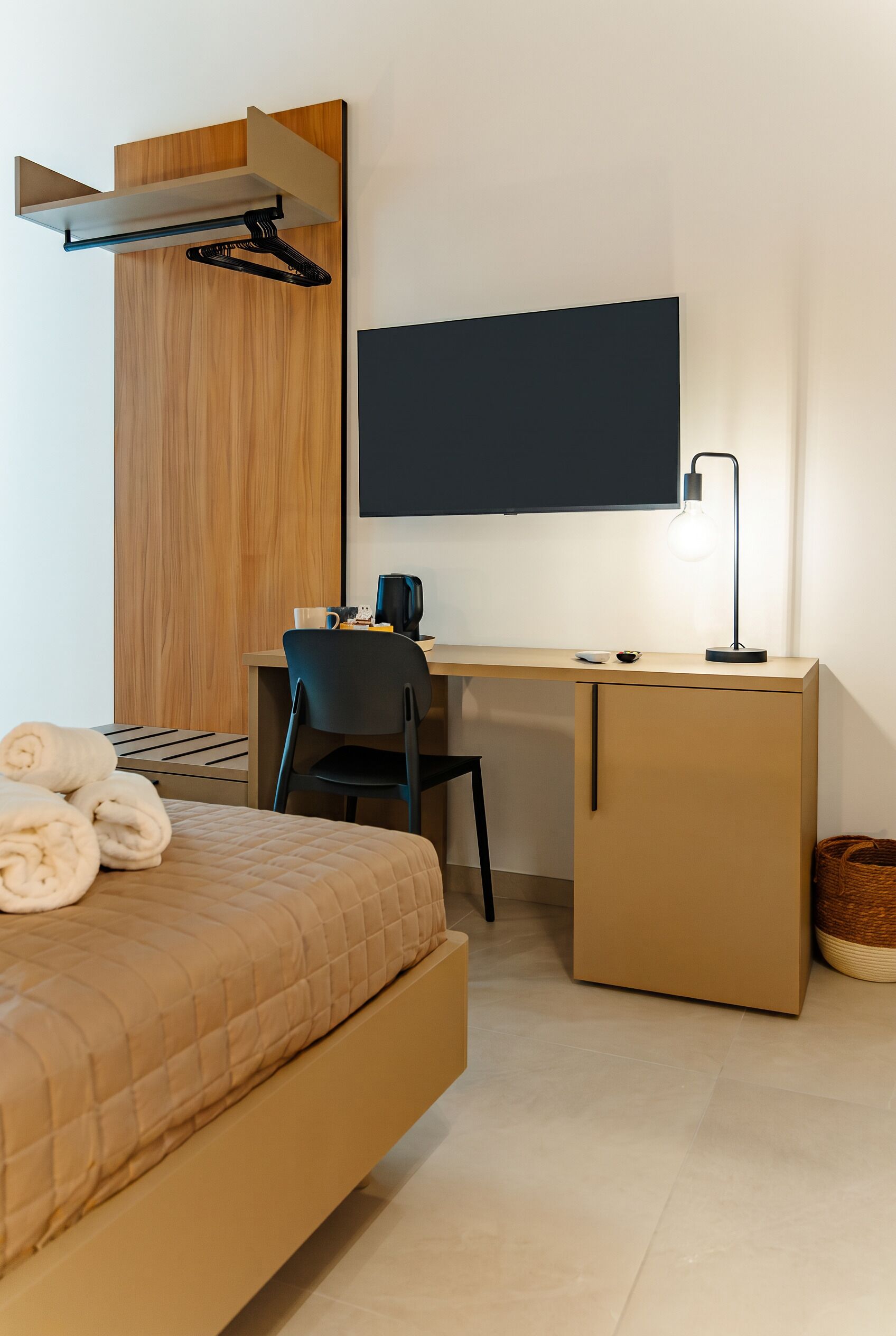 Caja de seguridad en la habitación, escritorio y wifi gratis 