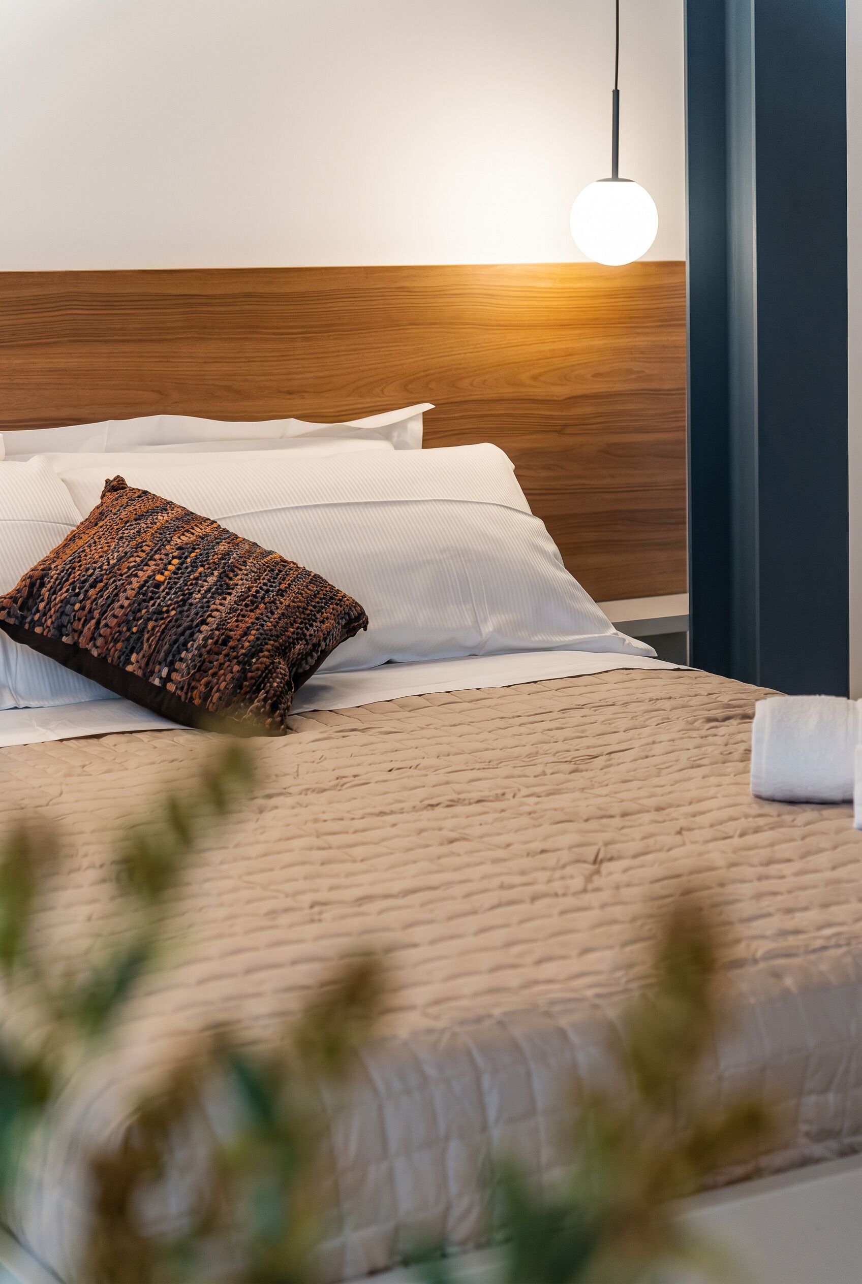 Habitación cuádruple familiar, balcón, vistas a la montaña | Caja fuerte, escritorio, wifi gratis