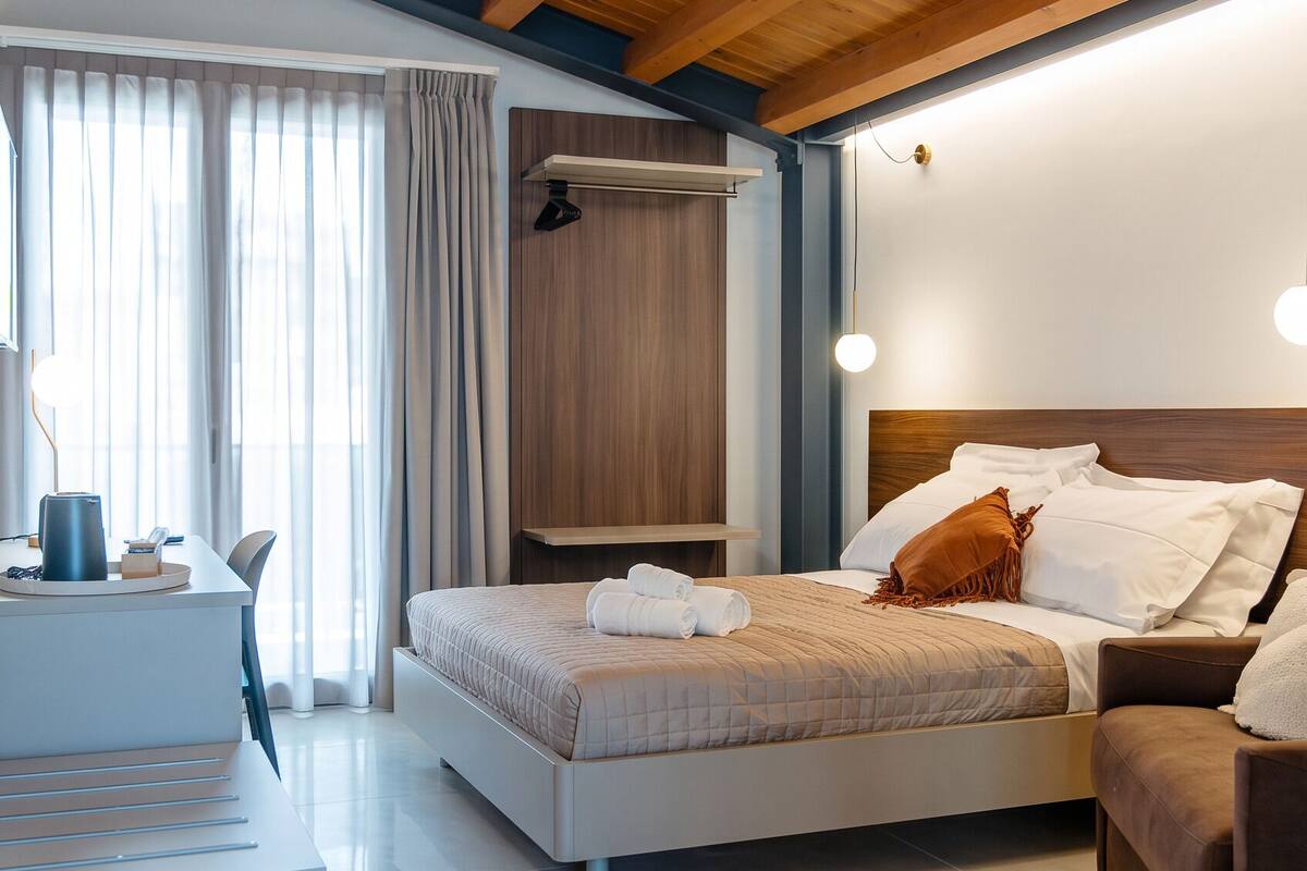 Deluxe Triple Room, Balcony, Mountain View
