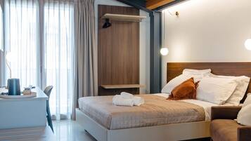 Deluxe Triple Room, Balcony, Mountain View