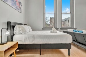 Iron/ironing board, Internet, bed sheets - Boutique Studio  Near Parking - City Center - 3F (Louisville)
