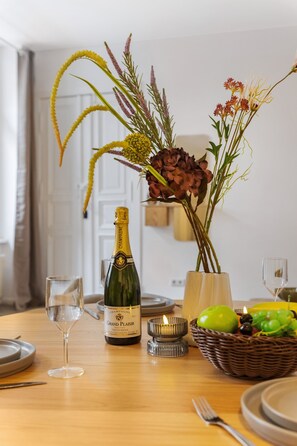 Dining - Vrbo Property (Berlin)
