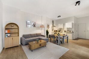 Unclassified image, 5 of 15, button - Prime Location Berlin – Live Like a Local (Berlin)